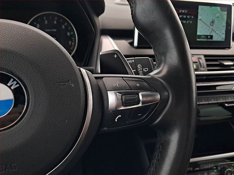 BMW Řada 2 (2017) M Sport 220i Gran Tourer - fotka 19 z 27