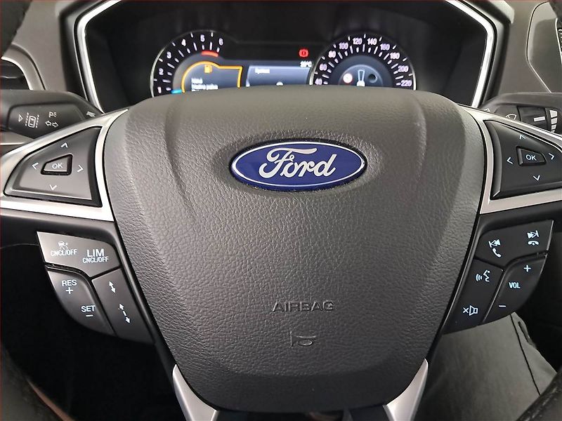 Ford Mondeo (2021) 2.0 EcoBlue, Navi, Tempomat - fotka 20 z 21