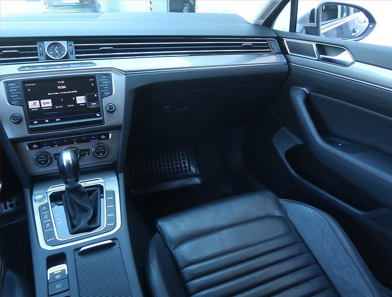 Volkswagen Passat (2016) Alltrack 2.0 BiTDI, 4X4 - fotka 8 z 21