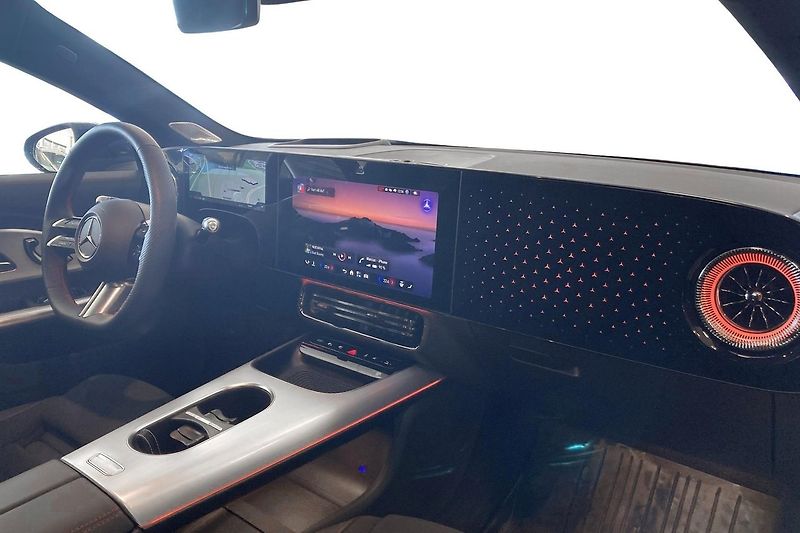 Mercedes-Benz CLA 250+ AMG Premium+ HuD Burm 360 - fotka 9 z 22