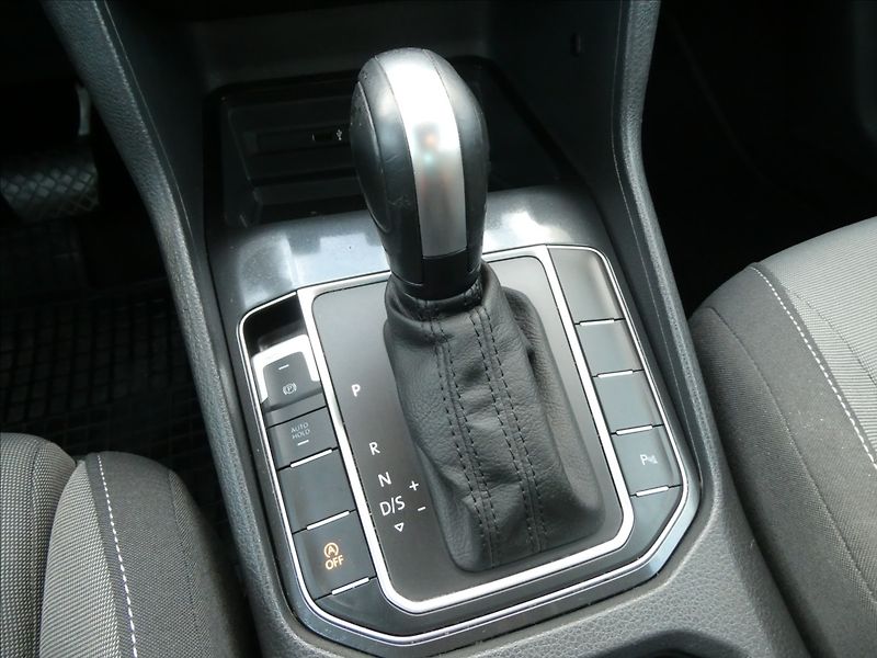 Volkswagen Golf Sportsvan 1,5 TSi 110kW DSG,závěs,naviga - fotka 30 z 43