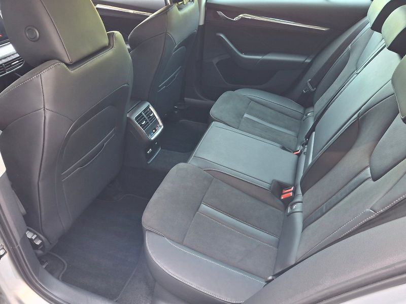 Škoda Octavia (2023) Combi Style Plus DSG 4x4 2,0TS - fotka 7 z 35