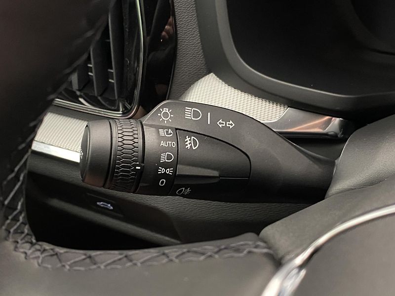 Volvo V60 (2026) B4 AUT DARK PLUS - fotka 29 z 57