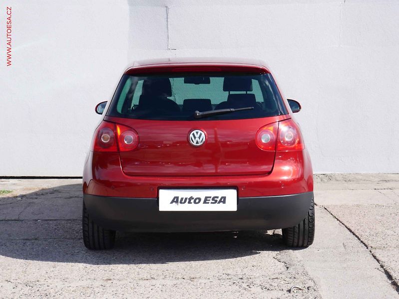 Volkswagen Golf (2006) 1.6 FSi, AC, tempo, park - fotka 5 z 15
