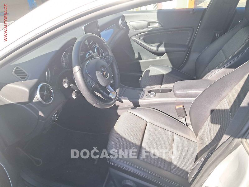 Mercedes-Benz CLA (2016) 1.6i, ČR, AT, bixen, autoAC - fotka 3 z 3