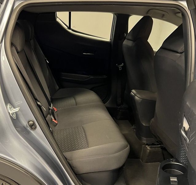 Toyota C-HR 1.8 Hybrid AT COMFORT - fotka 11 z 15