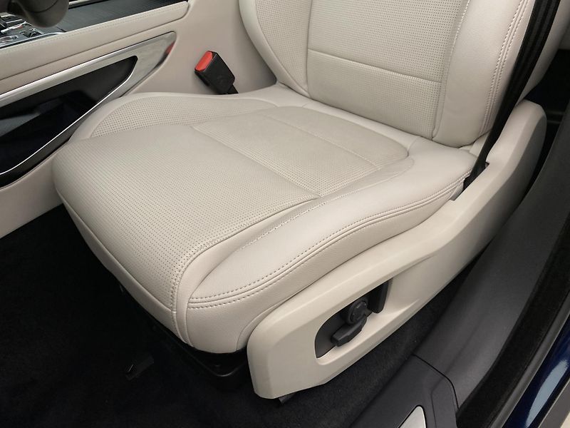 Jaguar F-Pace P250 SE R-DYNAMIC AWD AUT  - fotka 24 z 43