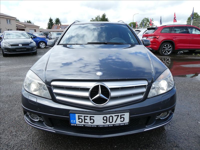 Mercedes-Benz Třídy C 3,0 350D V6 170kW 2x kola, AUT - fotka 2 z 29