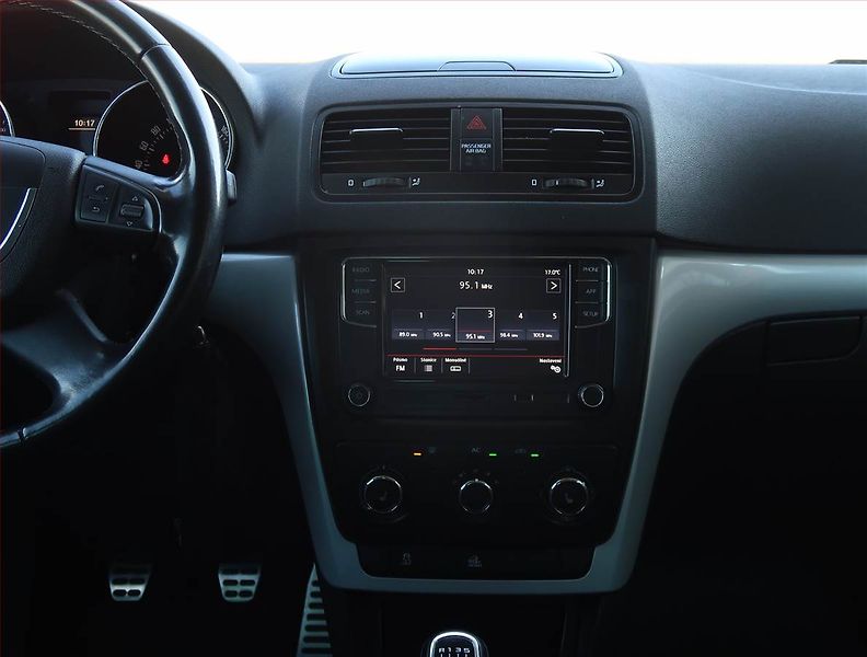 Škoda Yeti (2011) 1.8 TSI, 4X4, Tempomat - fotka 12 z 16