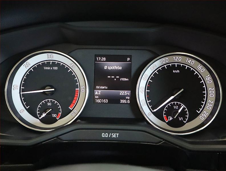 Škoda Superb (2018) 2.0 TDI, 4X4, Automat, Kůže - fotka 11 z 32