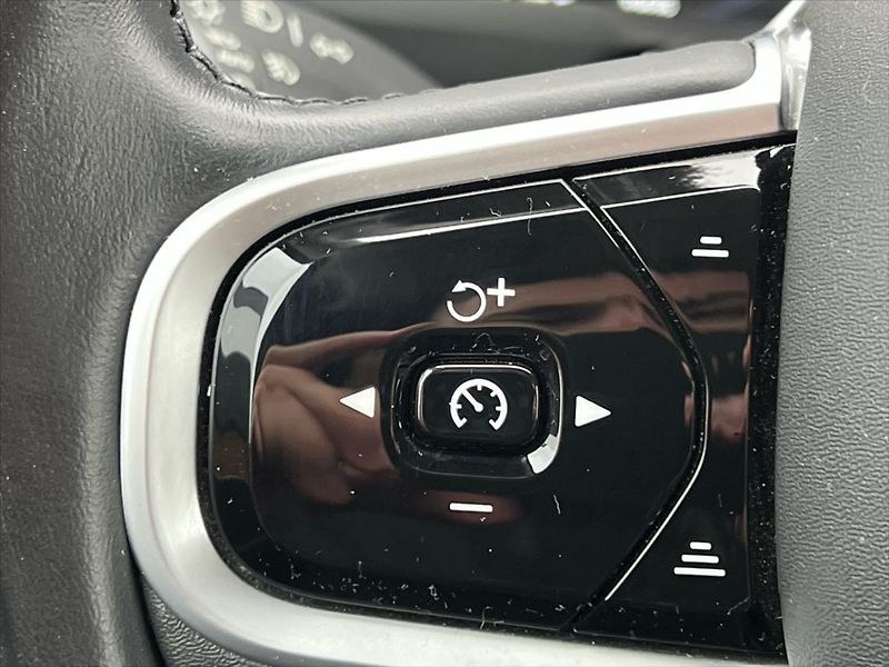 Volvo XC90 2,0 173 kW AWD 8A/T INSCRIPTIO - fotka 19 z 32