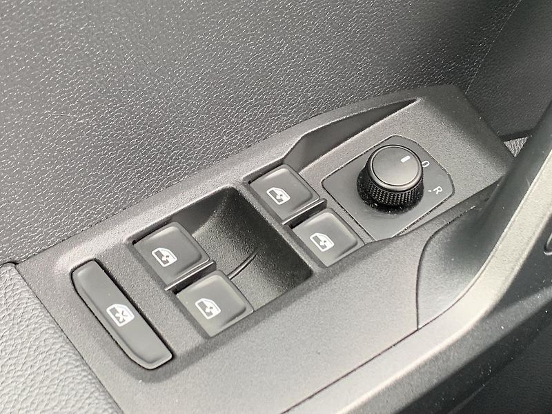 Seat Arona Xcellence 1.0TSi 70kw odp.DPH - fotka 12 z 44