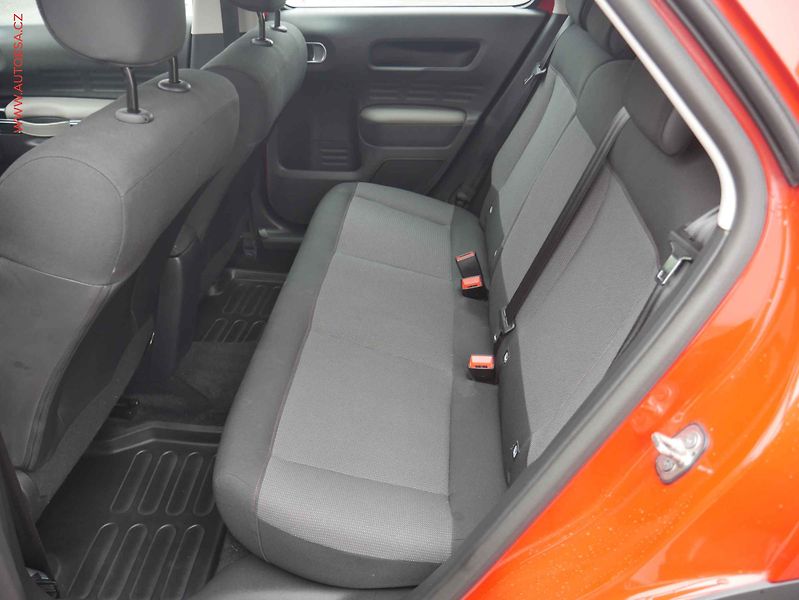 Citroën C4 Cactus (2019) 1.2 PT, 1.maj,ČR, AC, temp - fotka 10 z 19