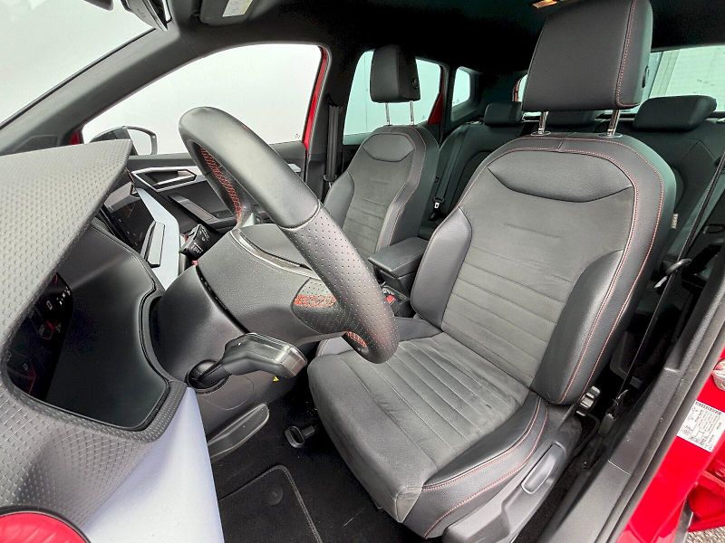 Seat Arona (2023) 1.0TSI 81kW FR ACC - fotka 6 z 35
