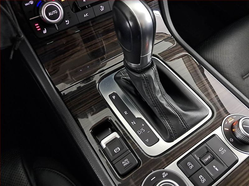 Volkswagen Touareg (2014) 3.0 TDI, 4X4, Automat - fotka 13 z 25