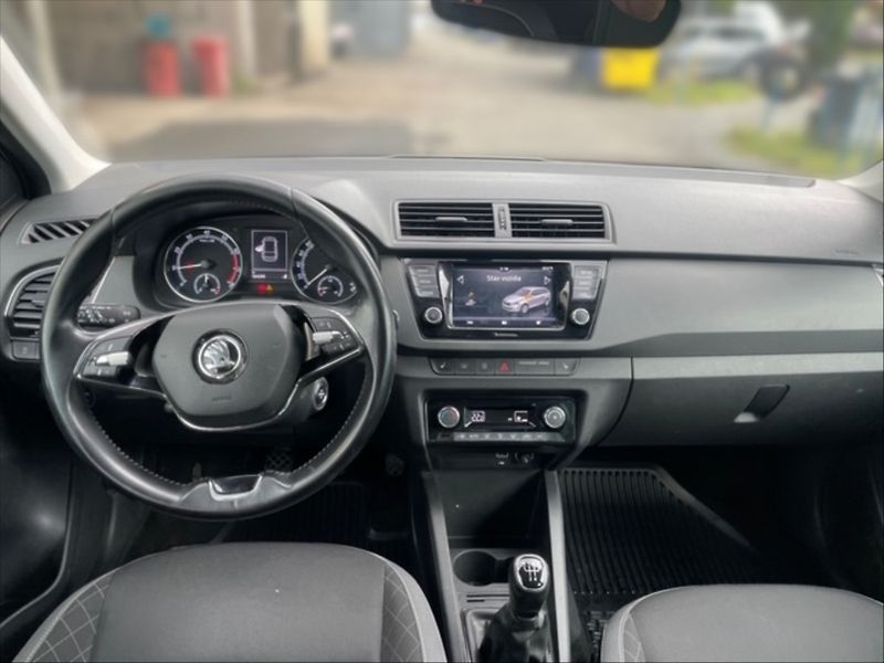 Škoda Fabia 1,0 TSI Ambition - fotka 9 z 11