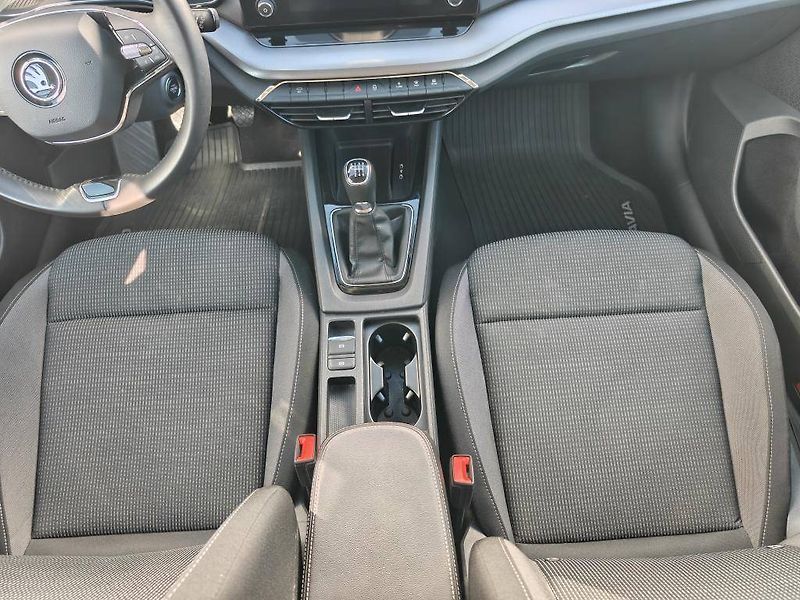 Škoda Octavia Ambition 6MP 2,0TDI - fotka 9 z 21