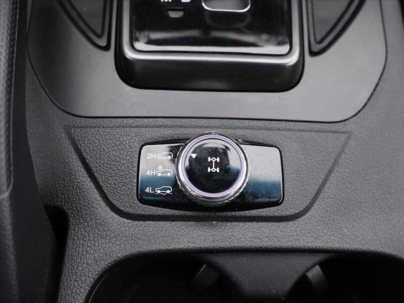 SsangYong Musso 2,2 e-XDI 148kW Premium 4WD TZ - fotka 21 z 29