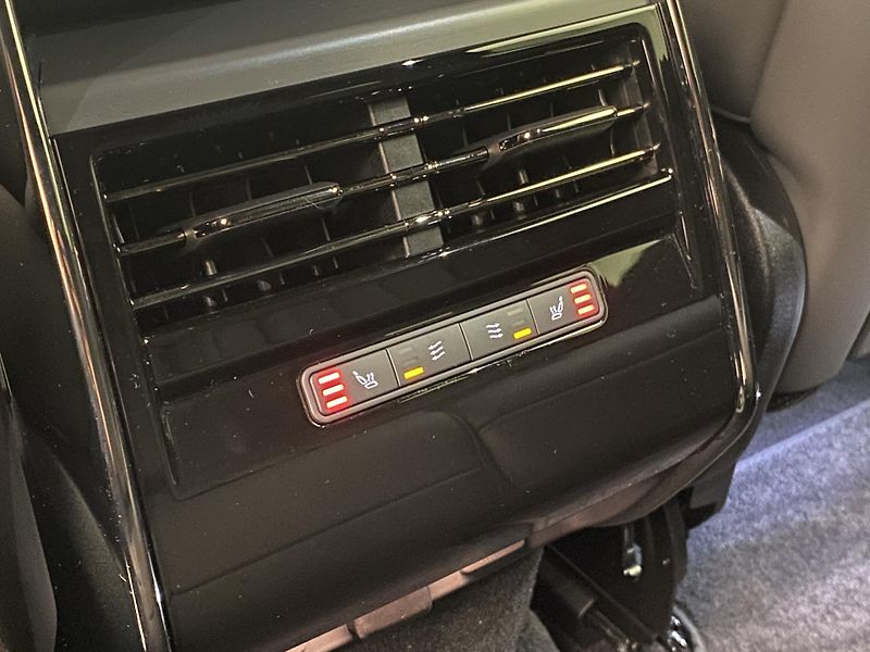 Land Rover Range Rover Sport D250 DYNAMIC SE AWD AUT CZ - fotka 29 z 52