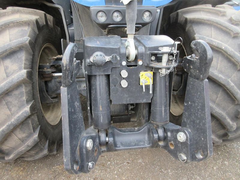 New Holland T8.435AC GENESIS - fotka 11 z 14