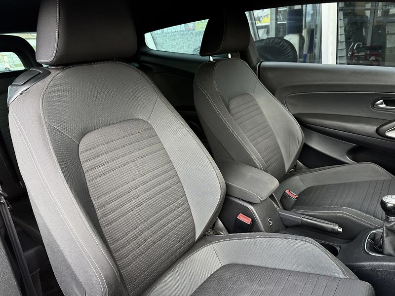 Volkswagen Scirocco 1,4 TSI 90kW  - fotka 19 z 36