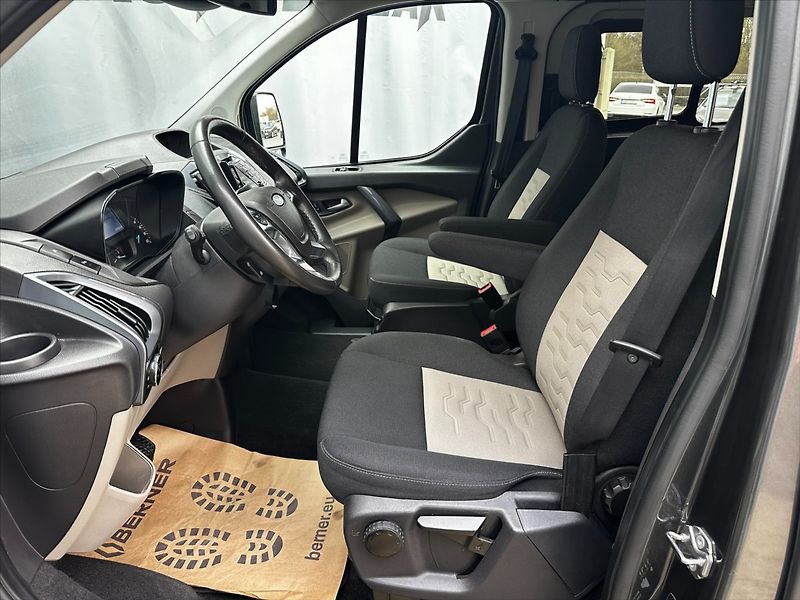 Ford Tourneo Custom 2,0 TDCi 96kW-CZ-DPH-SERVIS!! - fotka 9 z 45