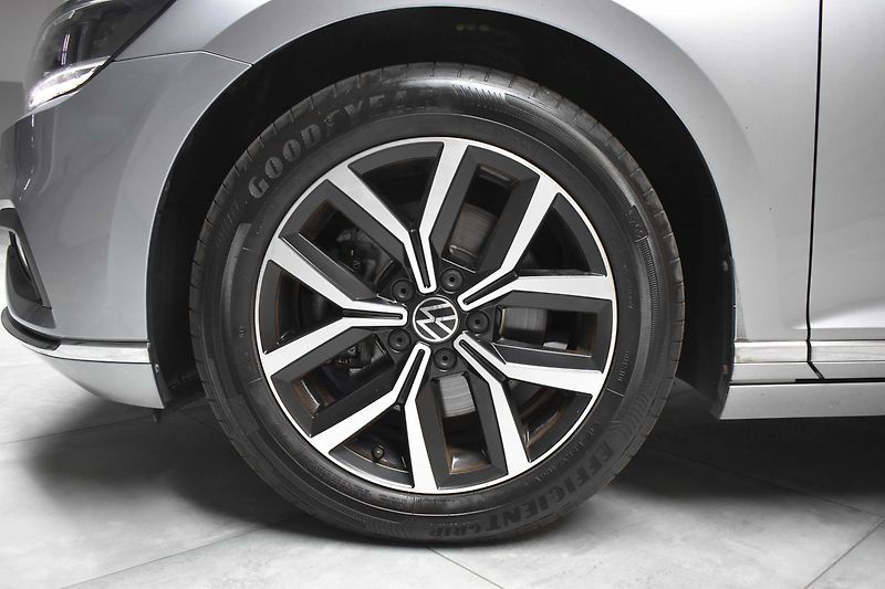 Volkswagen Passat 2.0 TSI Elegance*DSG*ACC*DPH - fotka 41 z 43