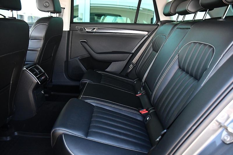 Škoda Superb 2.0TDi 147kW STYLE  NTOP TAŽNÉ - fotka 20 z 45