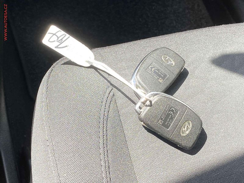 Hyundai ix20 (2018) 1.6i, Klima - fotka 16 z 16