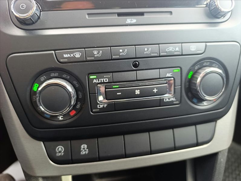 Škoda Yeti 1,6 TDi Aut.klima,Navi.Kůže - fotka 18 z 35
