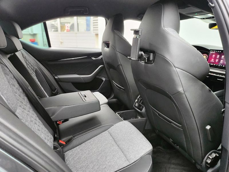 Škoda Octavia Sportline 2.0 TDI 110kw DSG - fotka 24 z 25