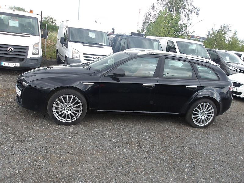 Alfa Romeo 159 2,4JTD HLUČNÁ SPOJKA ! - fotka 5 z 30