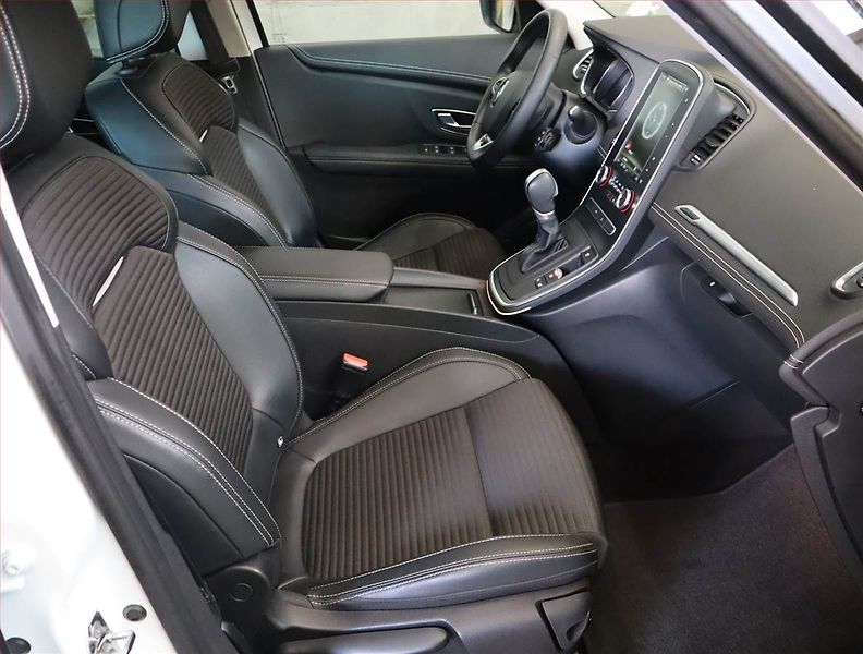 Renault Scénic (2019) 1.3 TCe, Automat, ČR,1.maj - fotka 9 z 24