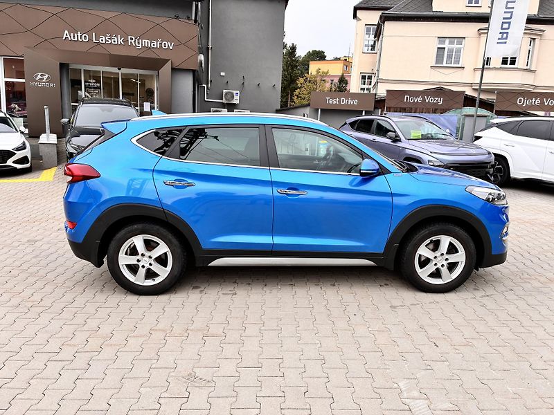 Hyundai Tucson 4x4, STYLE,TAŽNÉ,1.MAJITEL - fotka 8 z 28