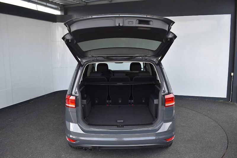 Volkswagen Touran (2023) 2.0TDI 110kW Panorama,DSG - fotka 10 z 24