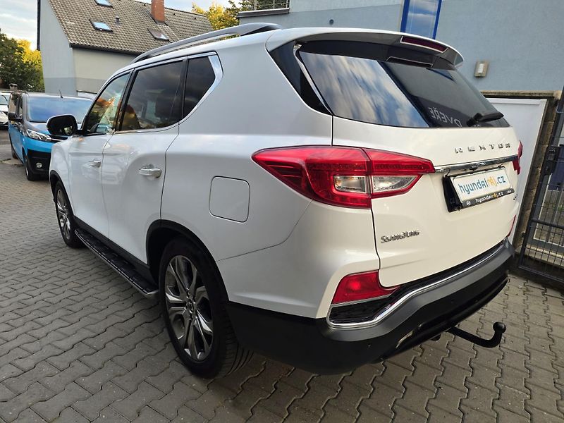 SsangYong Rexton 2.2-4x4-TAŽNÉ 3t-AUTOMAT - fotka 9 z 34
