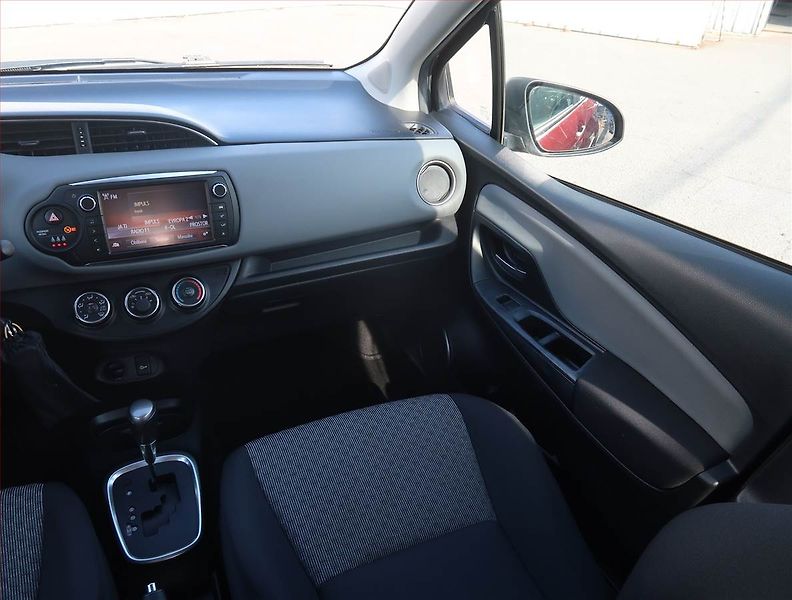 Toyota Yaris (2015) 1.33 Dual VVT-i, Automat, ČR - fotka 8 z 19