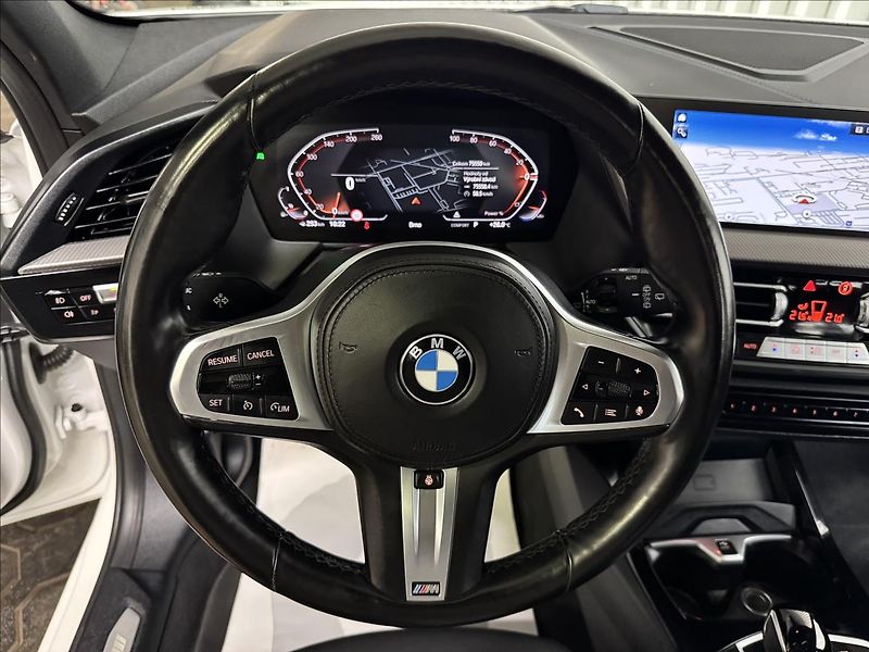 BMW Řada 1 120i M Sport Virtual Pano LED - fotka 17 z 47