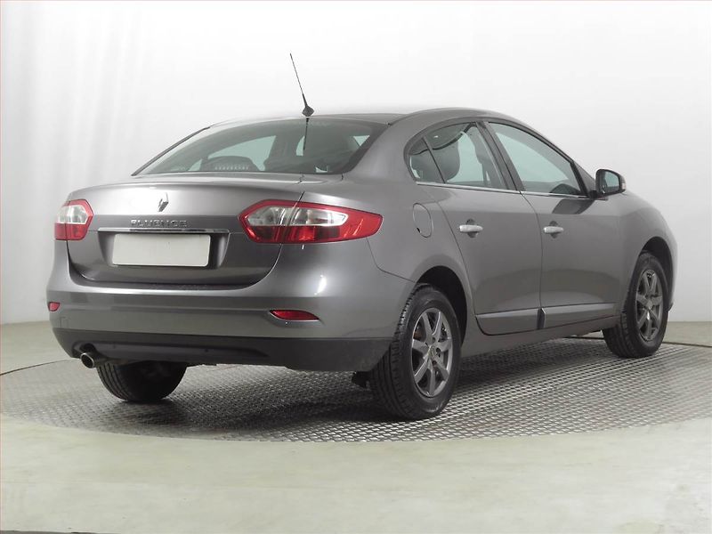 Renault Fluence (2010) 1.6 16V, po STK, servisované - fotka 5 z 17