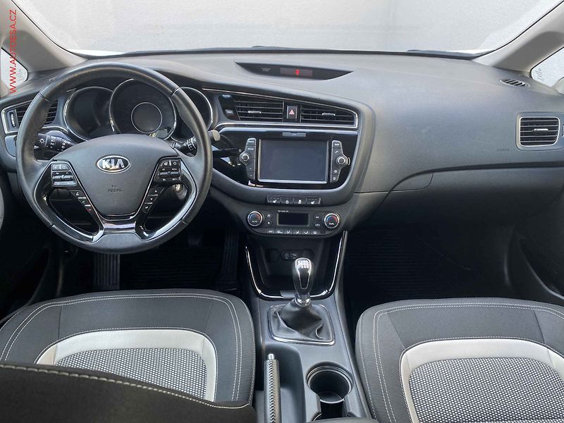 Kia Ceed (2017) 1.6 GDi, ČR, servis.kniha - fotka 8 z 17