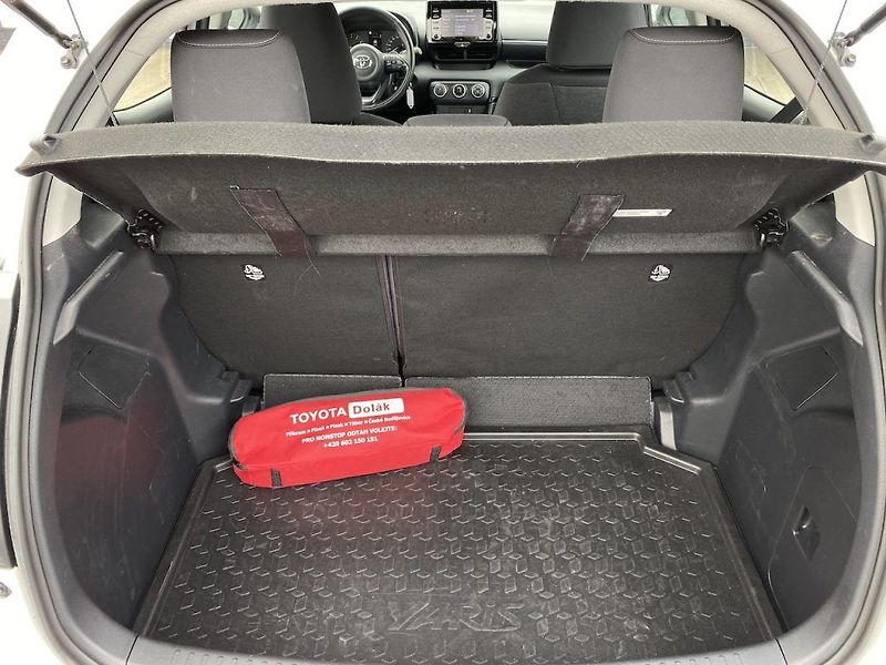 Toyota Yaris 1.5i, ČR-1m, Comfort, automat - fotka 27 z 29