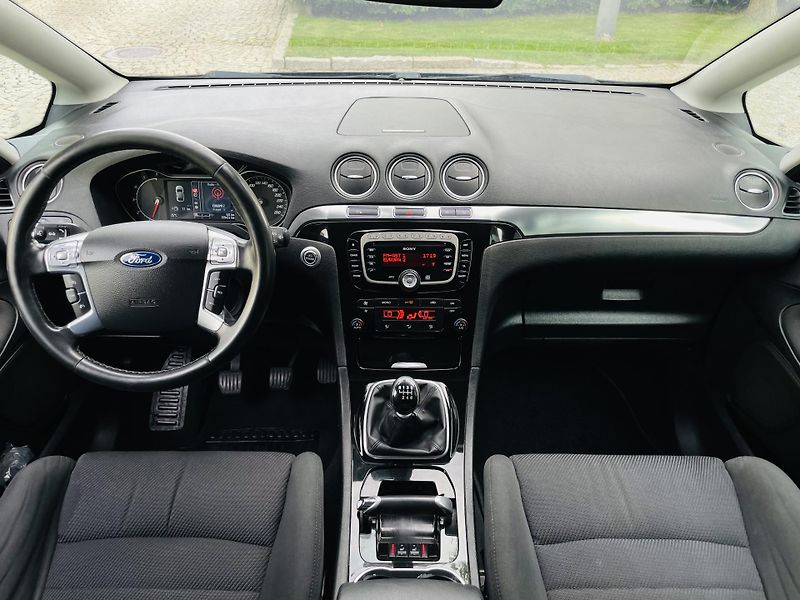 Ford S-MAX 2.0TDCi MANUÁL SENZORY VÝHŘEV - fotka 23 z 44