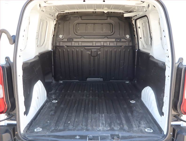 Opel Combo (2021) 1.5 CDTI, SR, 1Maj, DPH - fotka 10 z 13