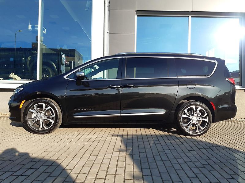 Chrysler Pacifica (2026) 3,6 V6 Pinnacle 4x4 - fotka 8 z 55