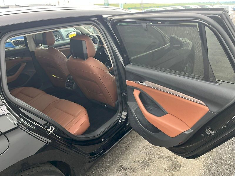 Škoda Superb (2024) COMBI L K TD 110/2.0 A7F - fotka 14 z 39
