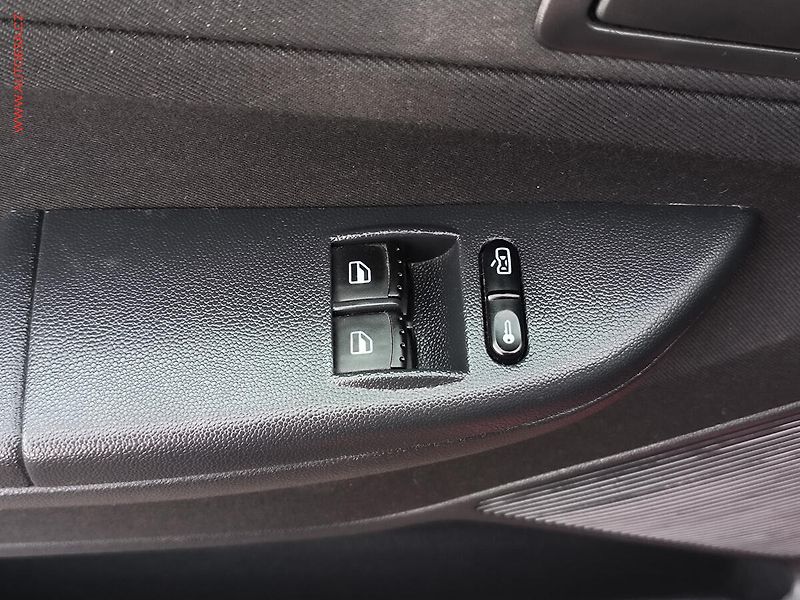 Škoda Fabia (2006) 1.2HTP, ČR, AC, tažné - fotka 13 z 14
