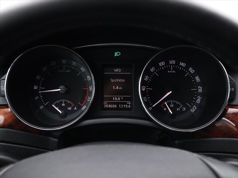 Škoda Superb 2.0 TDI 103kW CZ Xenon Tažné - fotka 15 z 26