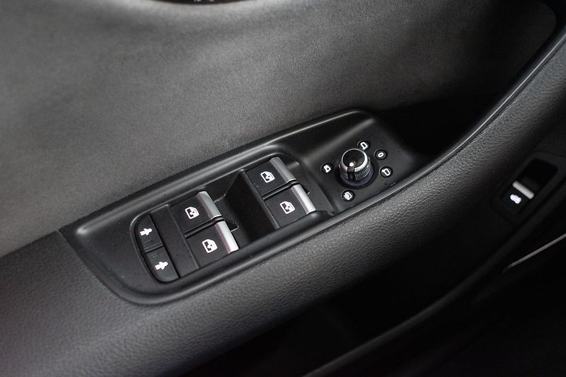 Audi Q7 3.0TDI REZERVACE - fotka 18 z 51