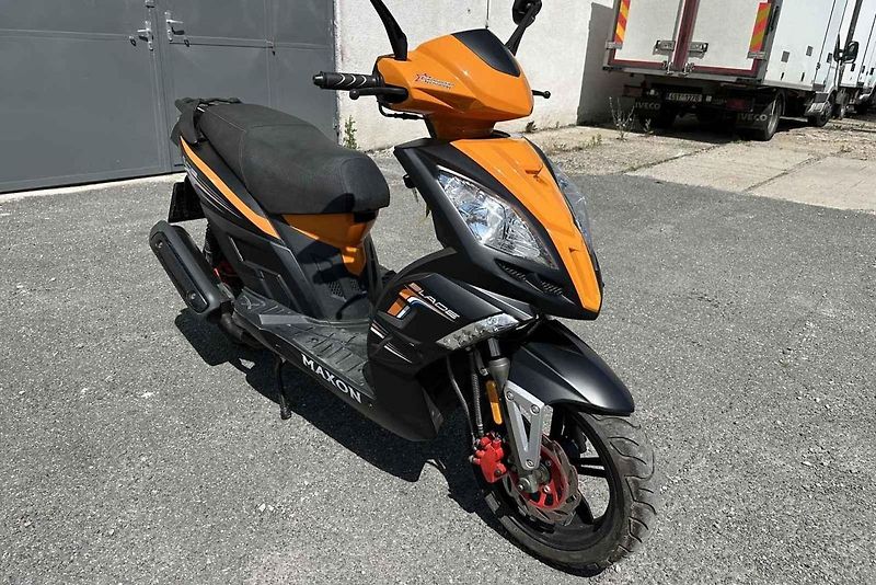 Maxon Blade 125 pořídíte za 32 tisíc korun.