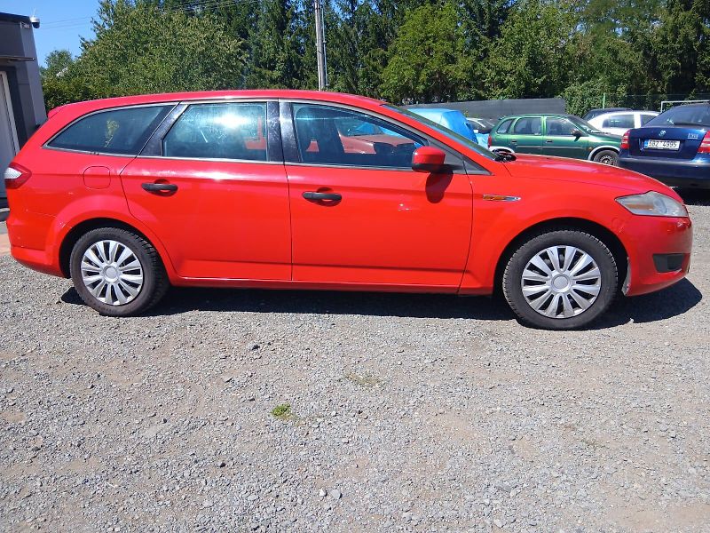 Ford Mondeo 2.0 TDCI, automat - fotka 6 z 31
